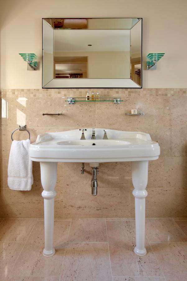 Hotel Crestow House Zewnętrze zdjęcie